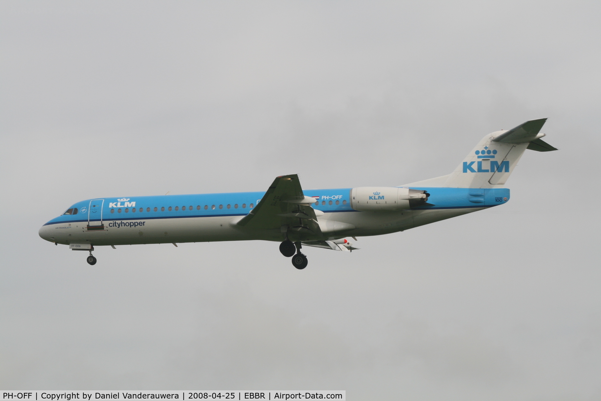PH-OFF, 1989 Fokker 100 (F-28-0100) C/N 11274, flight KL1723 is descending to rwy 25L
