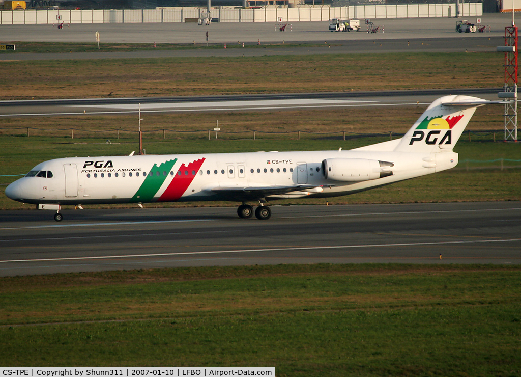CS-TPE, 1991 Fokker 100 (F-28-0100) C/N 11342, Arriving from flight and rolling to the terminal...
