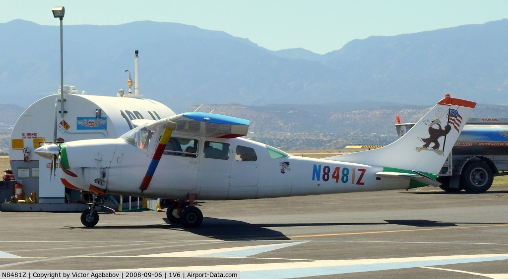 N8481Z, 1963 Cessna 210-5A (205A) C/N 205-0481, Parachute jumper plane :-) Nice colors for the ident
