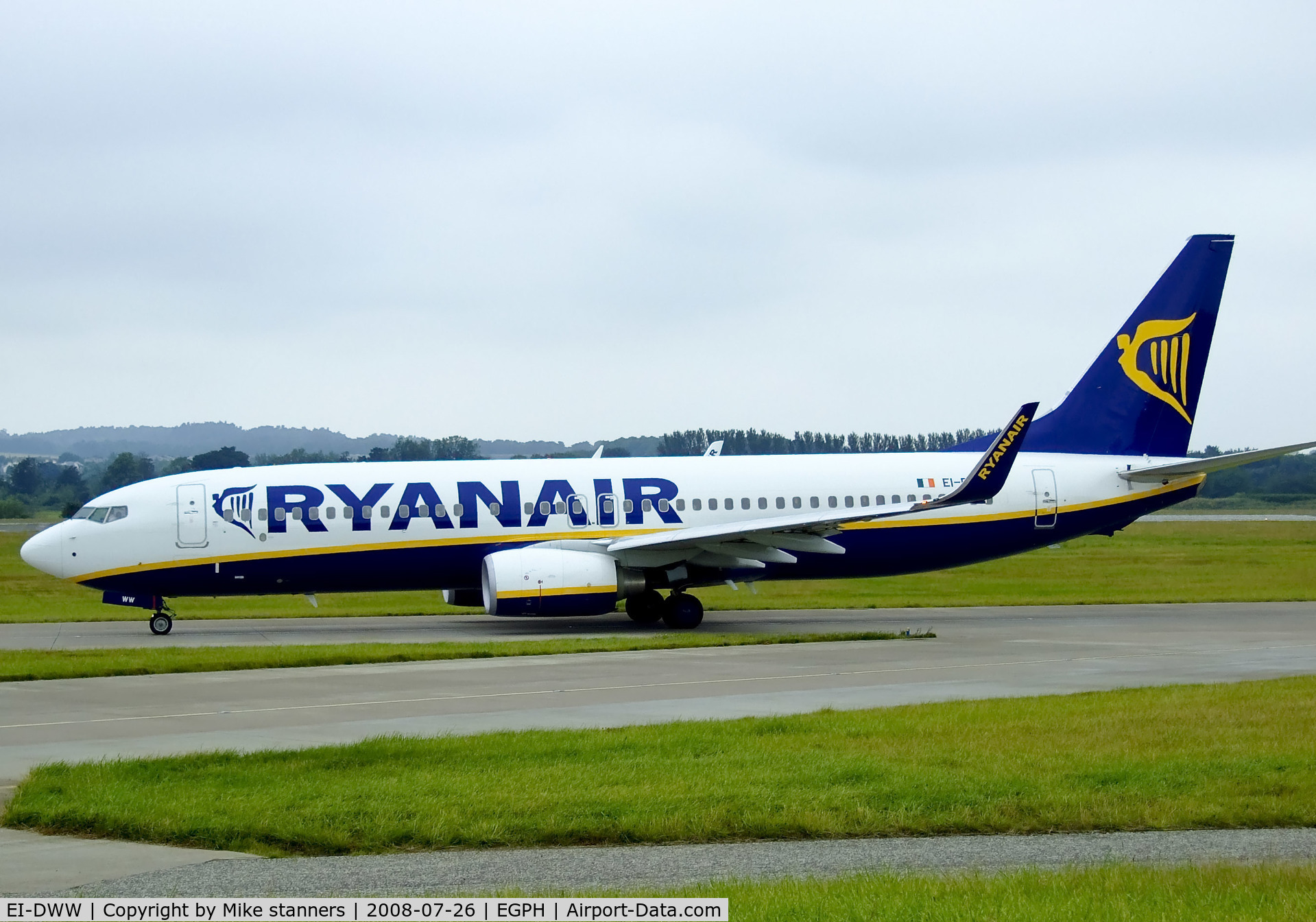 EI-DWW, 2008 Boeing 737-8AS C/N 33629, RYR B737 Taxiing to RWY06 At EDI