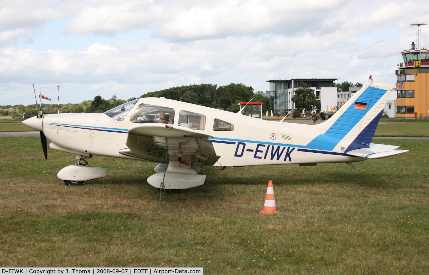 D-EIWK, Piper PA-28-236 Dakota C/N 28-8011100, Piper PA-28-236 Dakota
