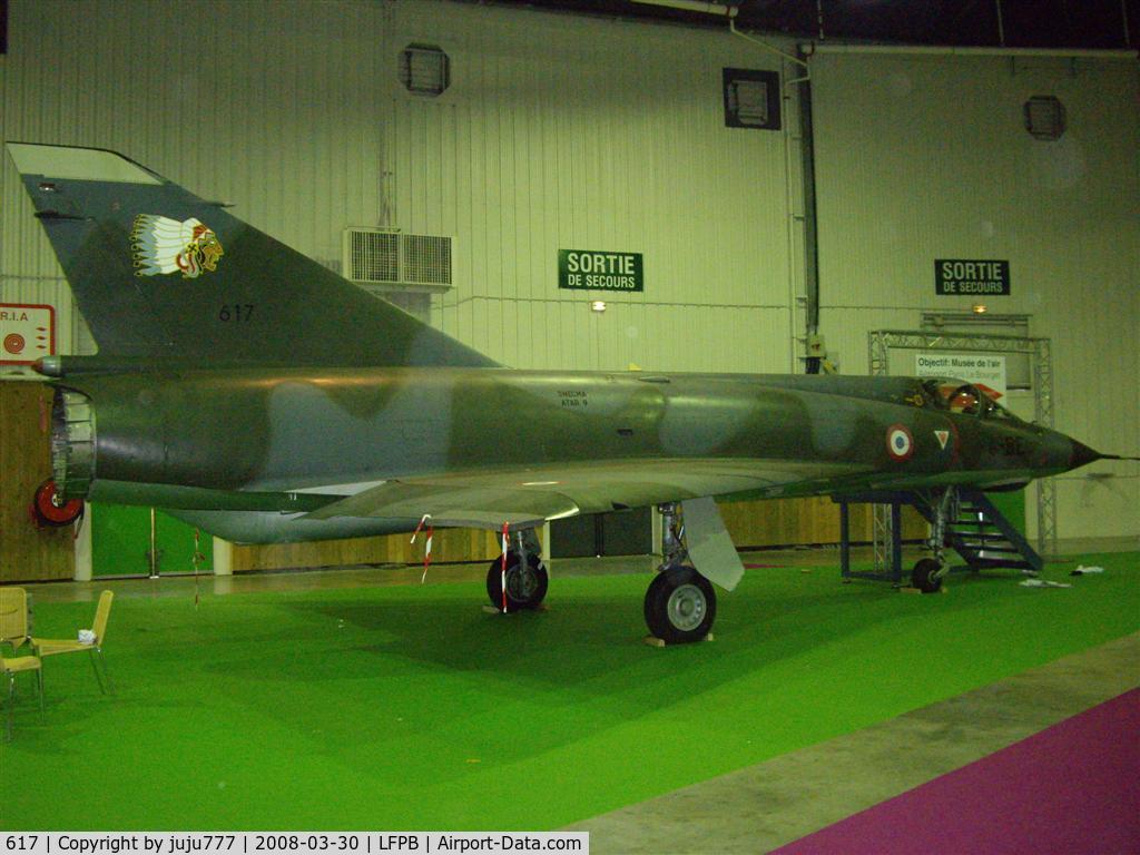 617, Dassault Mirage IIIE C/N 617, on display at Le Bourget Muséum