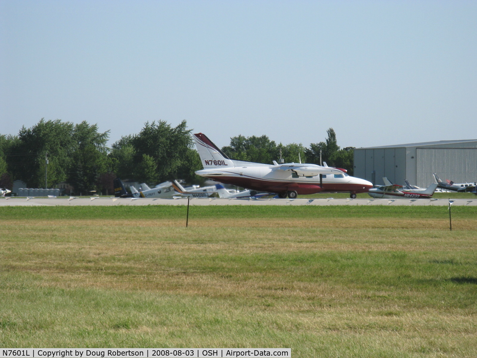 N7601L, Mitsubishi MU-2B-36A C/N 697SA, Mitsubishi MU-2B-36A, two Garrett Airesearch TPE331-25A Turboprops 575 shp each, takeoff roll Rwy 09