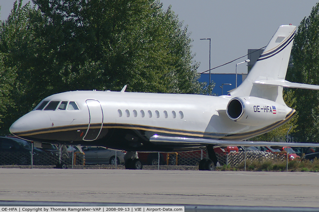 OE-HFA, 2004 Dassault Falcon 2000 C/N 216, Business Express Dassault Falcon 2000