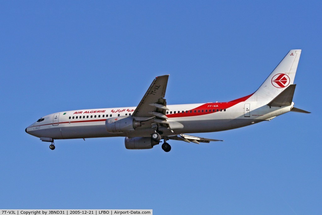 7T-VJL, 2000 Boeing 737-8D6 C/N 30204, B737-8D6