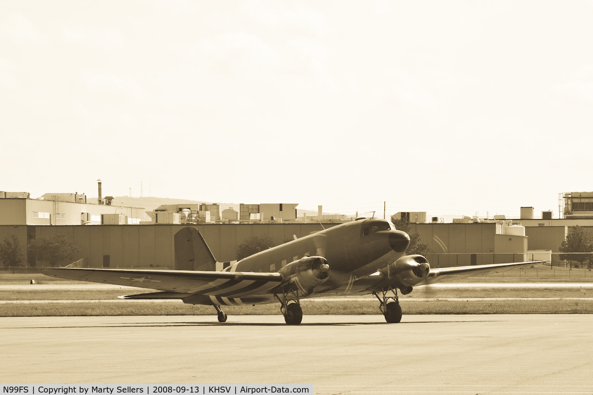 N99FS, Douglas DC-3 (C-47A) C/N 12425, Taxiing for Departure