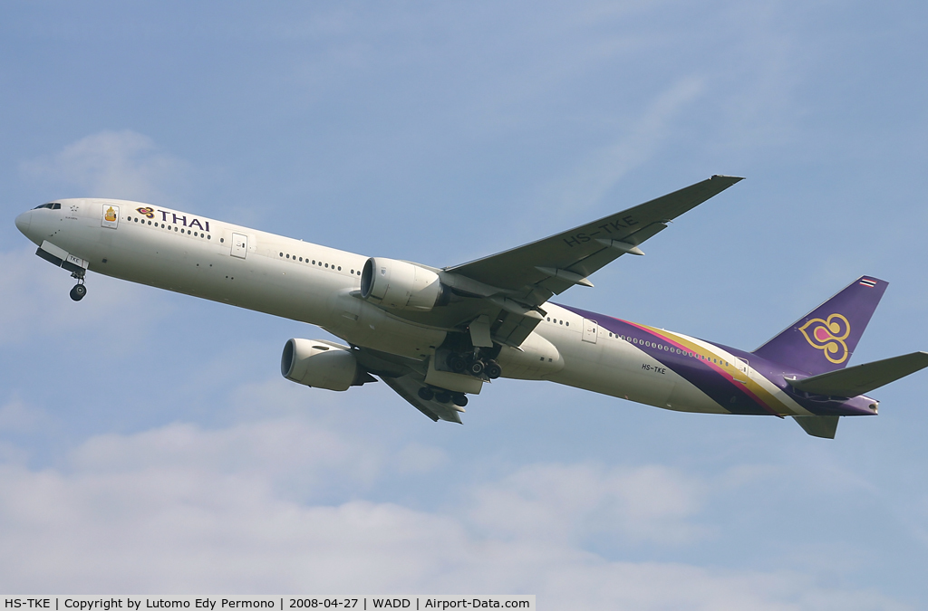 HS-TKE, 2000 Boeing 777-3D7 C/N 29213, Thai Air