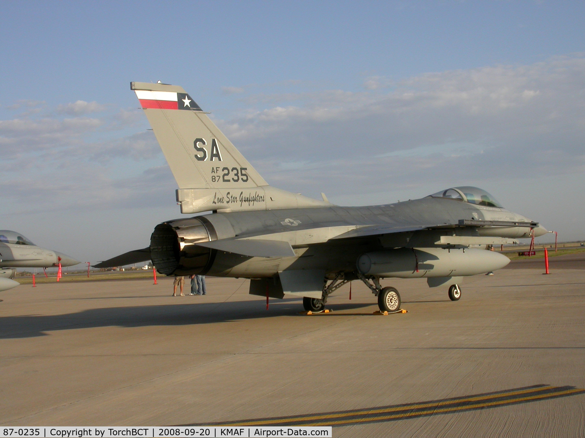 87-0235, 1987 General Dynamics F-16C Fighting Falcon C/N 5C-496, Lone Star Gunfighters Falcon at KMAF for Fina-CAF Airsho 2008.