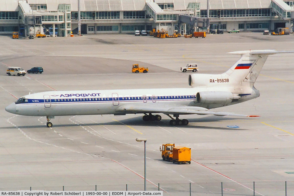 RA-85638, 1987 Tupolev Tu-154M C/N 87A768, Taxiing to the runway.