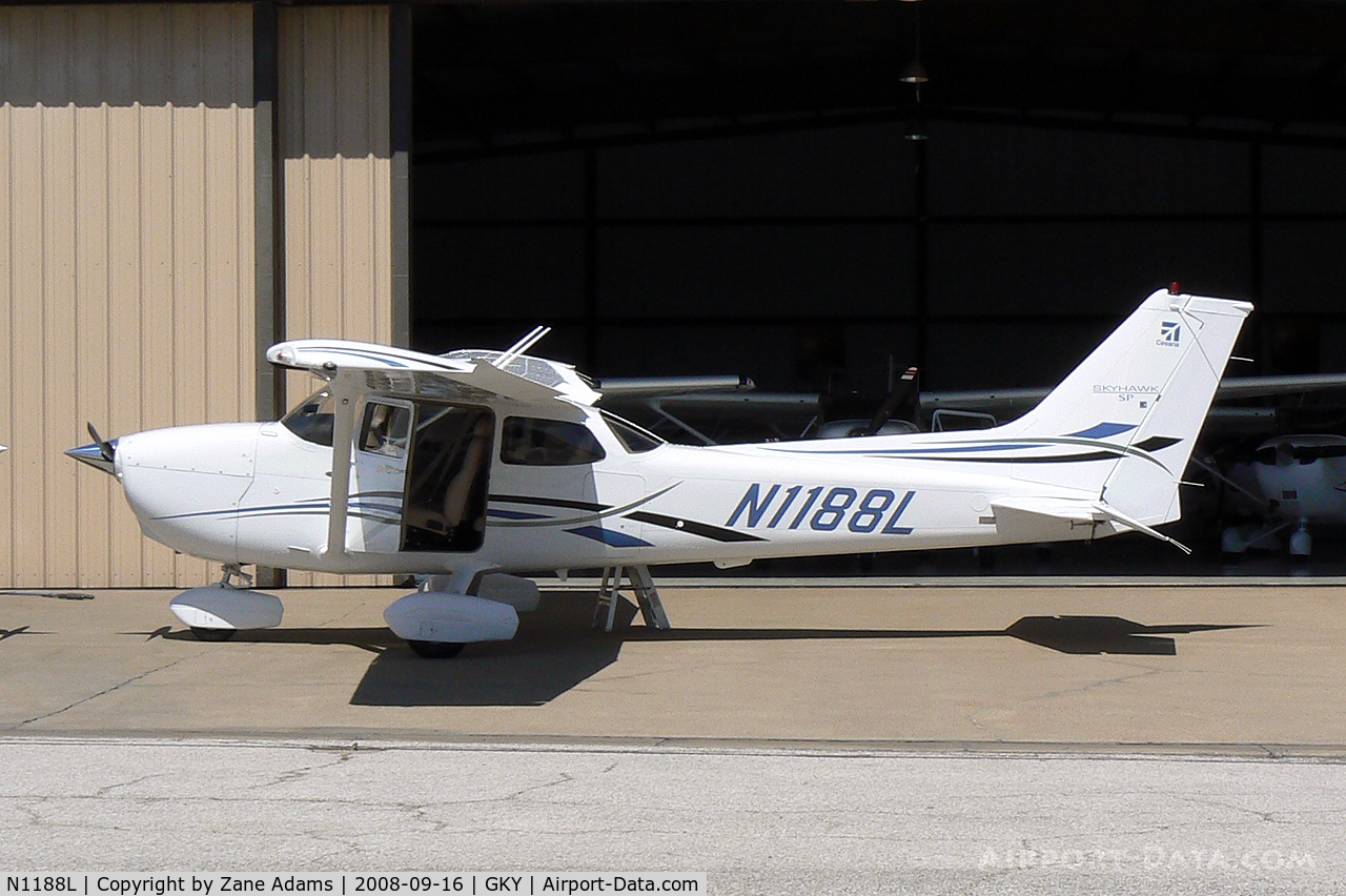 N1188L, 2006 Cessna 172S C/N 172S10370, At Arlington Municipal