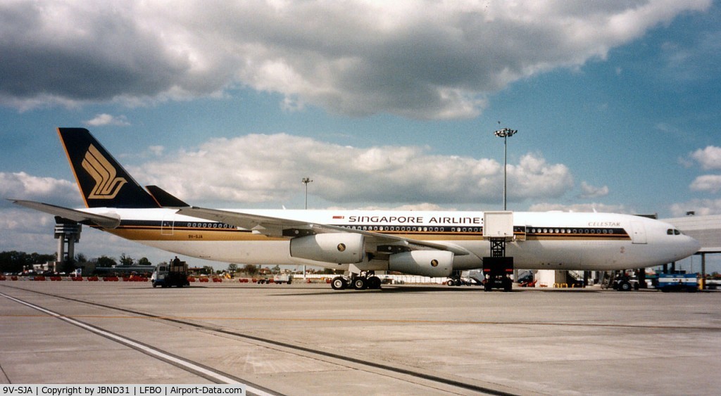 9V-SJA, 1996 Airbus A340-313X C/N 123, A340-313X