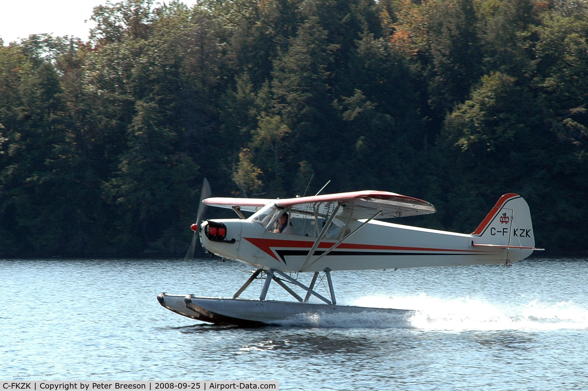 C-FKZK, 1947 Piper J3C-65 Cub Cub C/N 22983, C-FKZK Landing on Lake Muskoka