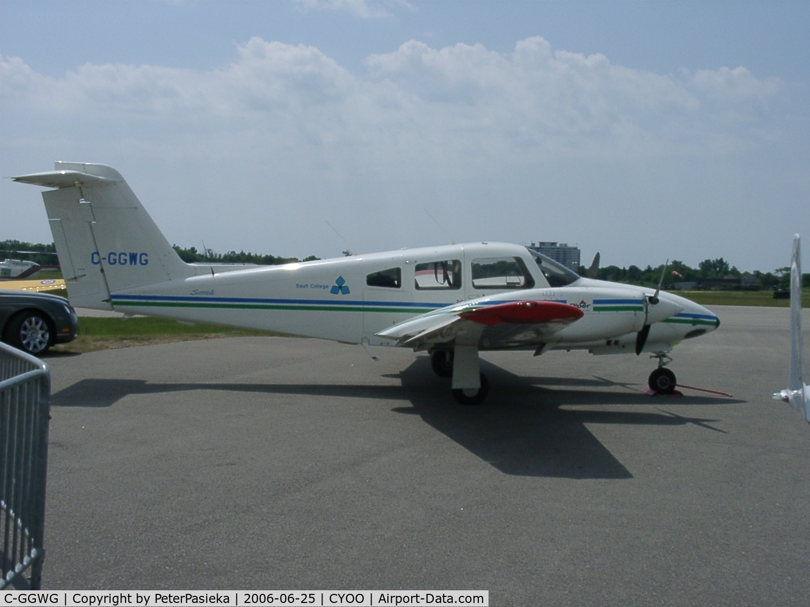 C-GGWG, 1995 Piper PA-44-180 Seminole C/N 44-96005, @ Oshawa Airport
