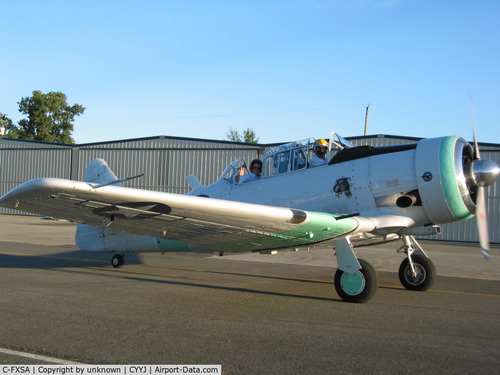 C-FXSA, 1941 North American AT-6C Harvard IIA C/N 88-9141, ex SAAF T6  7658