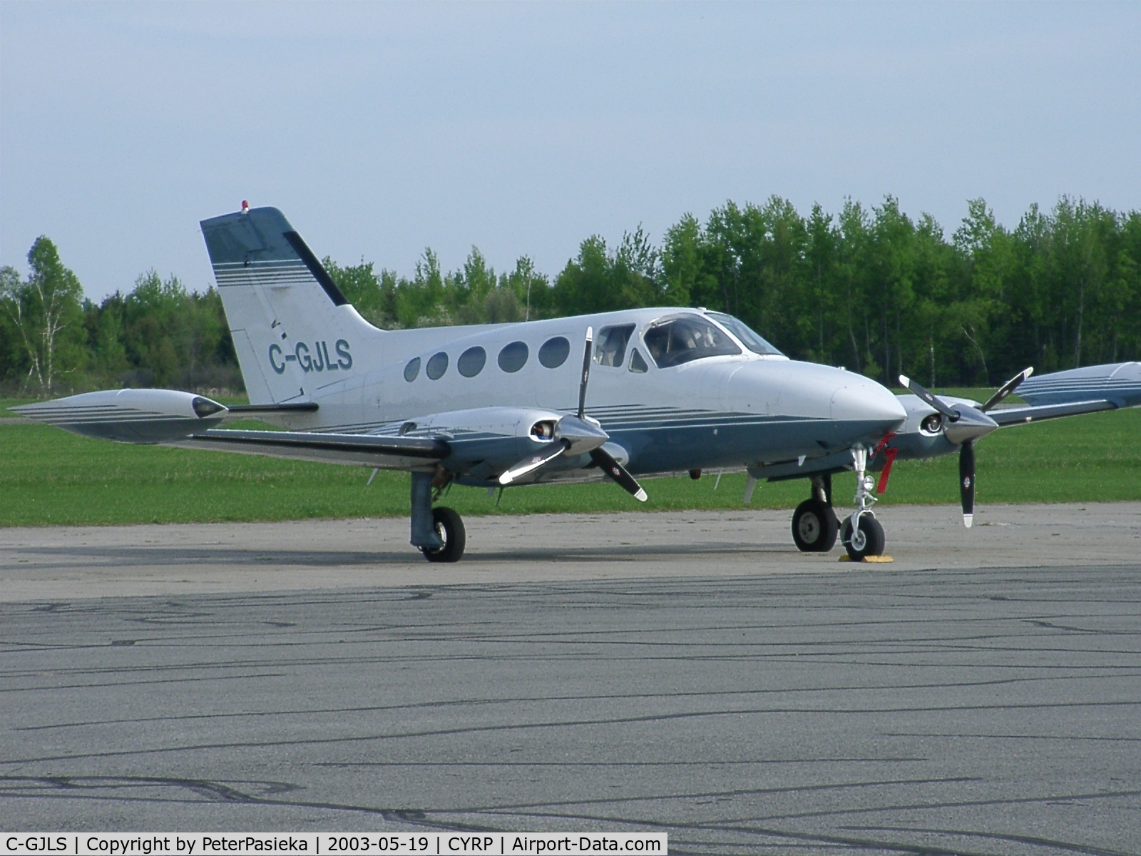 C-GJLS, 1976 Cessna 414 Chancellor C/N 414-0832, @ Carp/Ottawa Airport