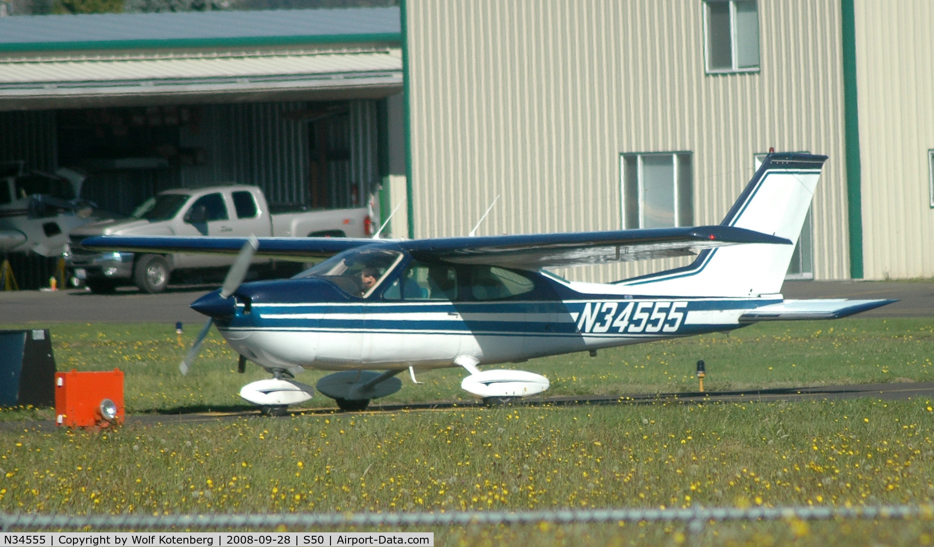 N34555, 1973 Cessna 177B Cardinal C/N 17701871, taxying
