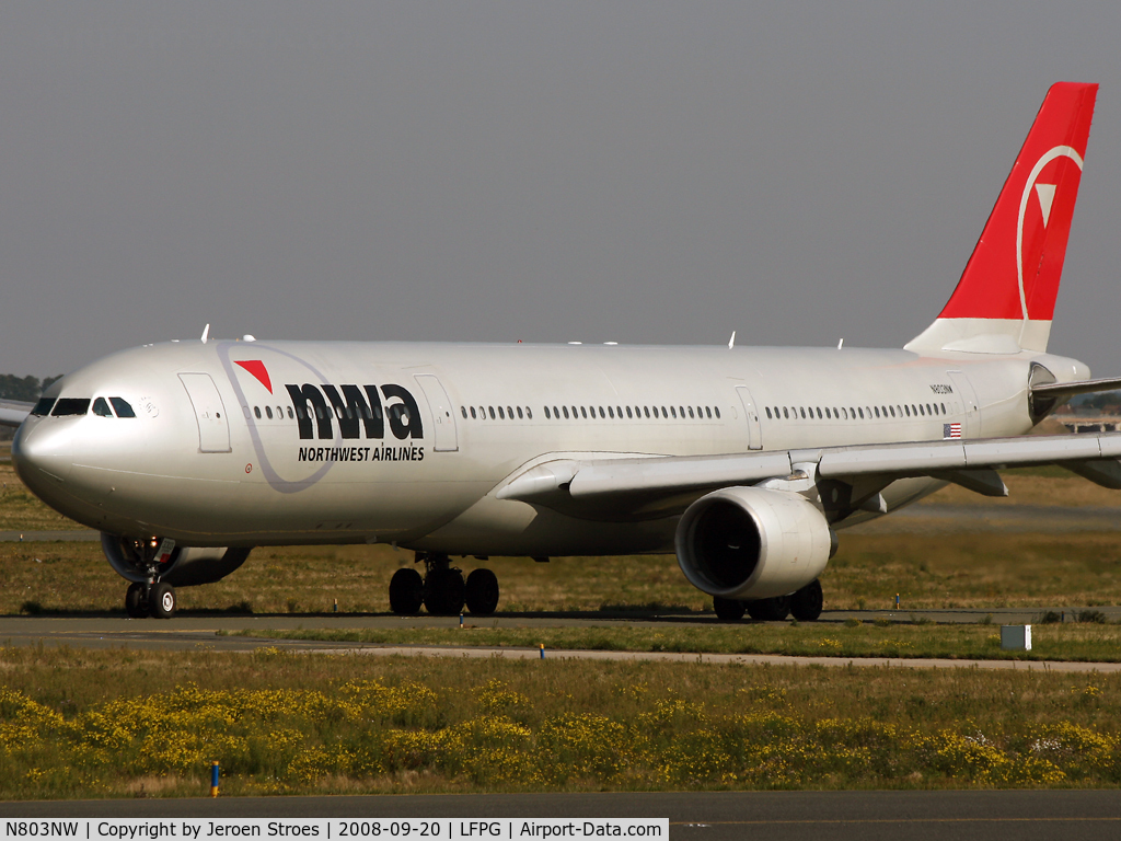 N803NW, 2003 Airbus A330-323 C/N 0542, .