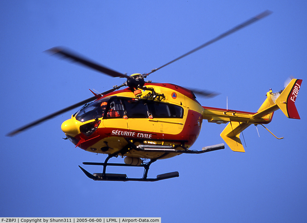 F-ZBPJ, Eurocopter-Kawasaki EC-145 (BK-117C-2) C/N 9017, Landing to the Securite Civile home base...