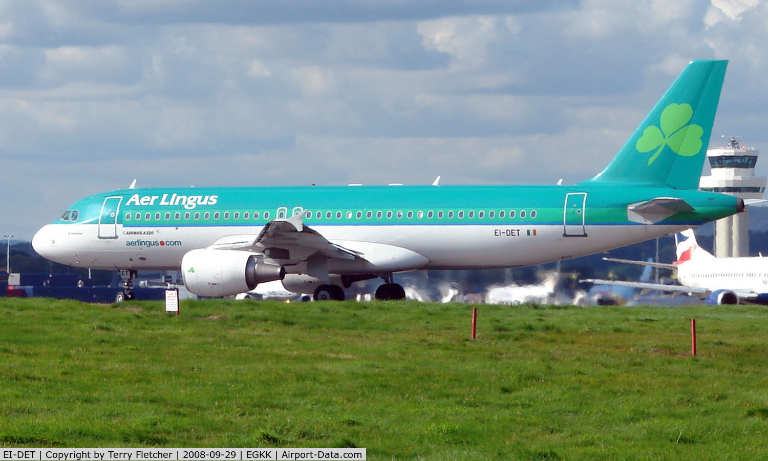 EI-DET, 2006 Airbus A320-214 C/N 2810, Aer Lingus A320 about to depart London Gatwick