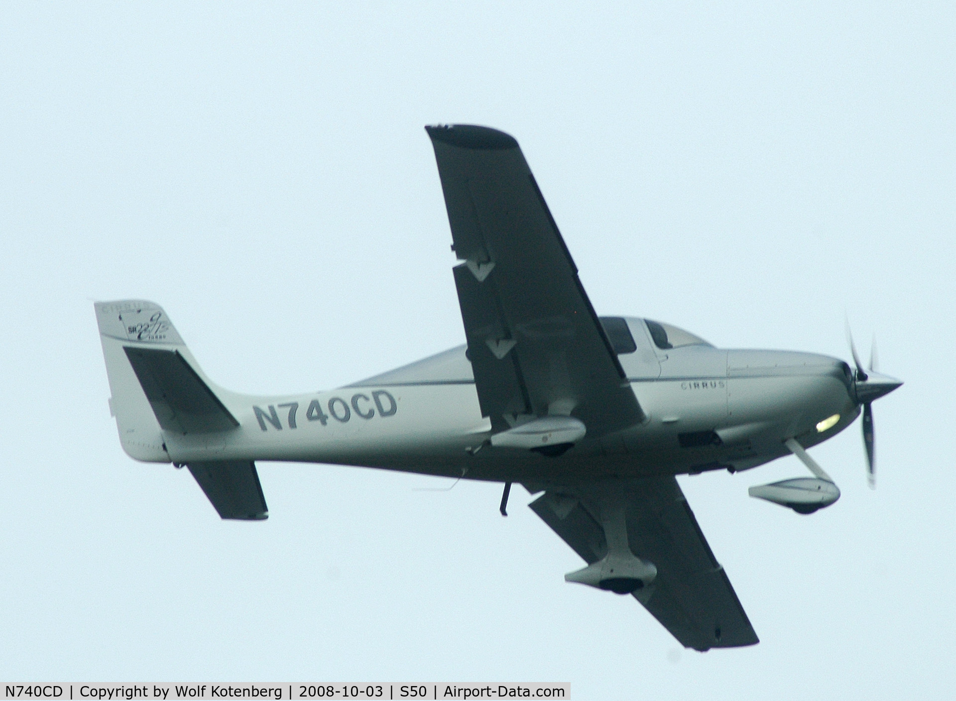 N740CD, 2007 Cirrus SR22 C/N 2336, on final, seconds from touchdown runway 34