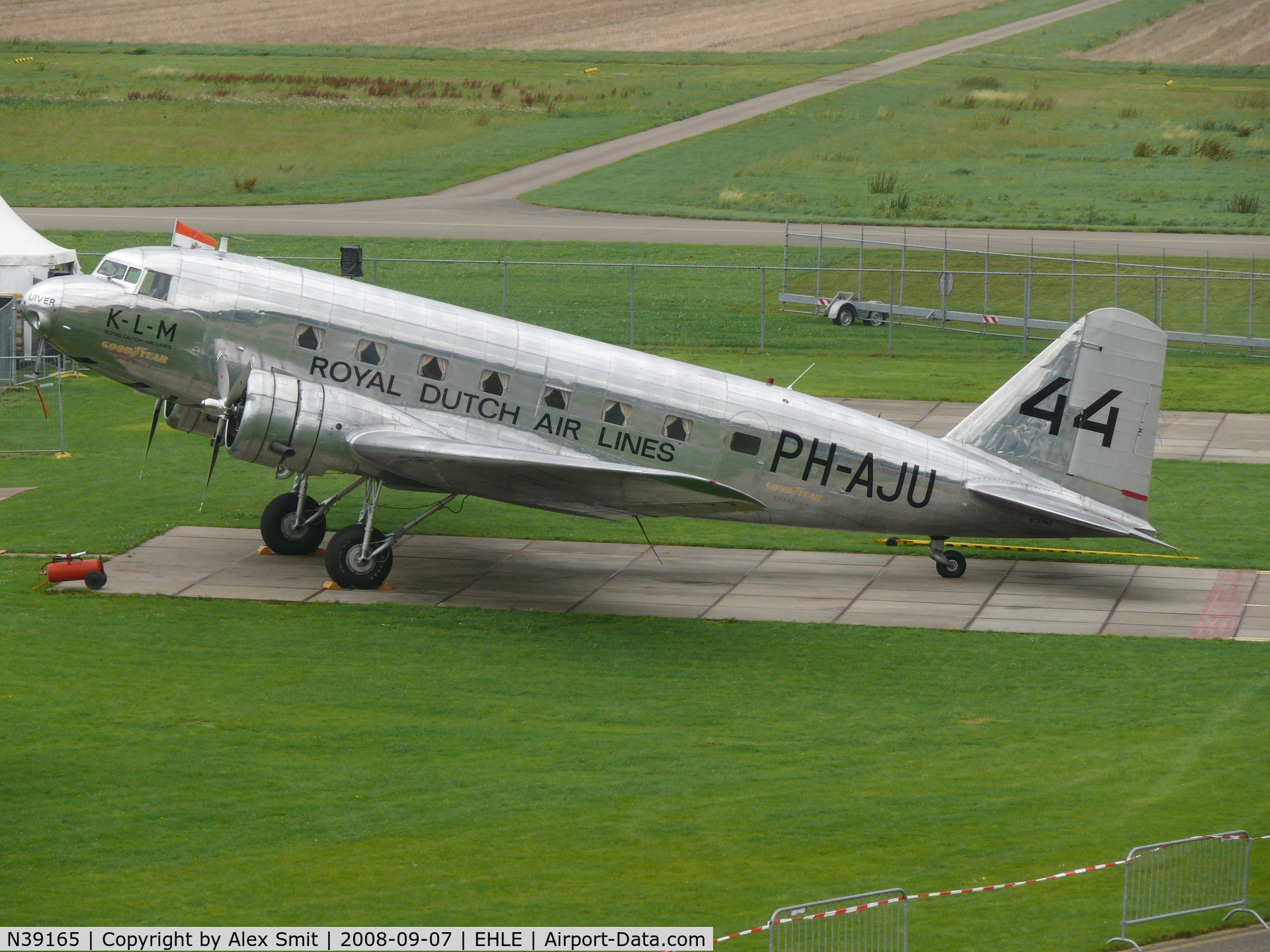 N39165, 1935 Douglas R2D-1 (DC-2) C/N 1404, Douglas DC-2 N39165/PH-AJU Aviodrome museum