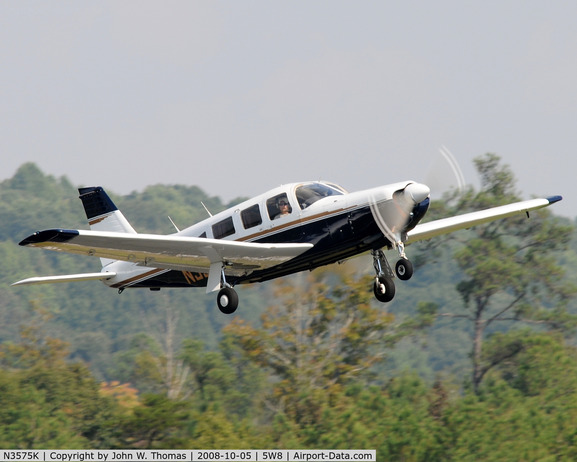 N3575K, 1979 Piper PA-32R-301 C/N 32R-8013037, Departing runway 22