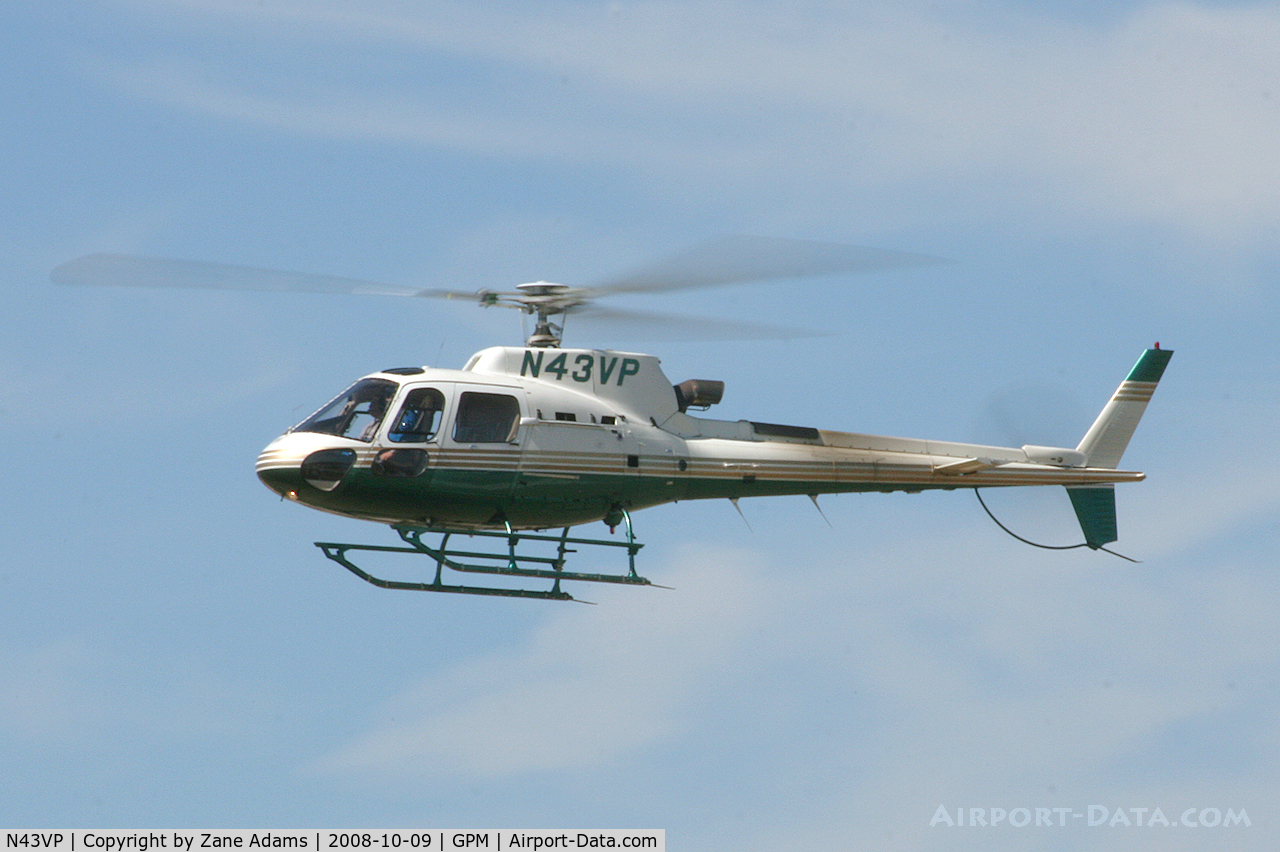 N43VP, 2000 Eurocopter AS-350B-3 Ecureuil Ecureuil C/N 3272, At Grand Prairie Municipal