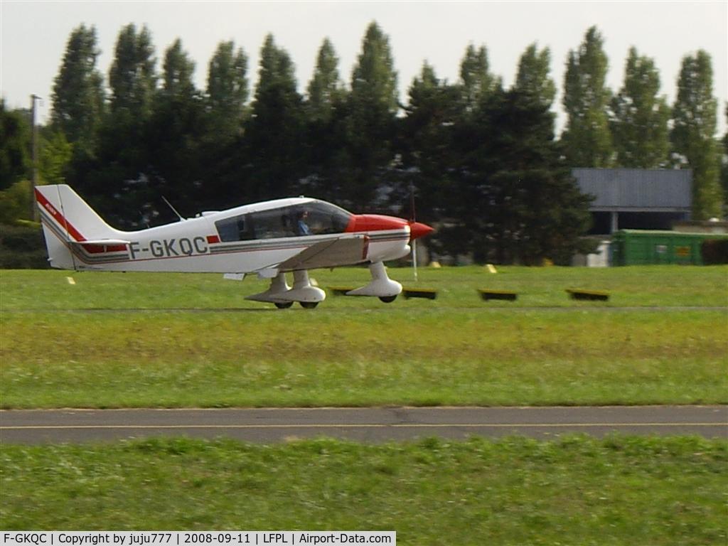 F-GKQC, Robin DR-400-120 C/N 2043, at Logne