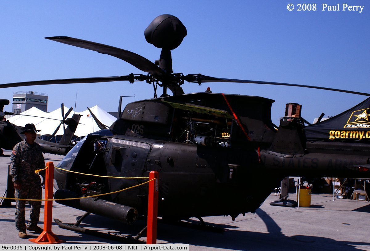 96-0036, Bell OH-58D Kiowa Warrior C/N Not found 96-0036, One of the scout Kiowa Warriors on display
