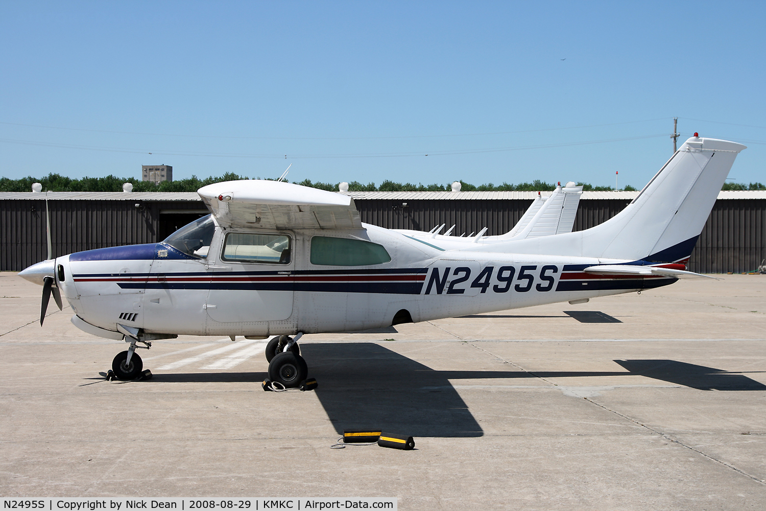 N2495S, 1976 Cessna 210L Centurion C/N 21061304, /