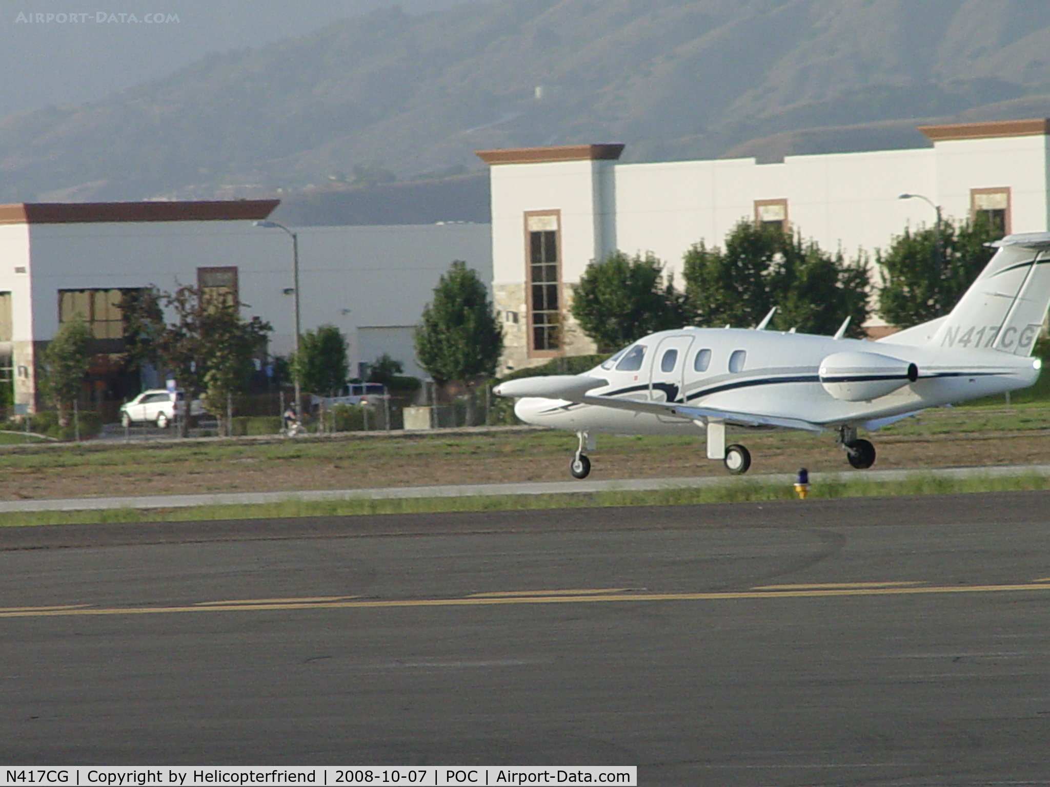 N417CG, 2007 Eclipse Aviation Corp EA500 C/N 000094, Lifting off from Brackett