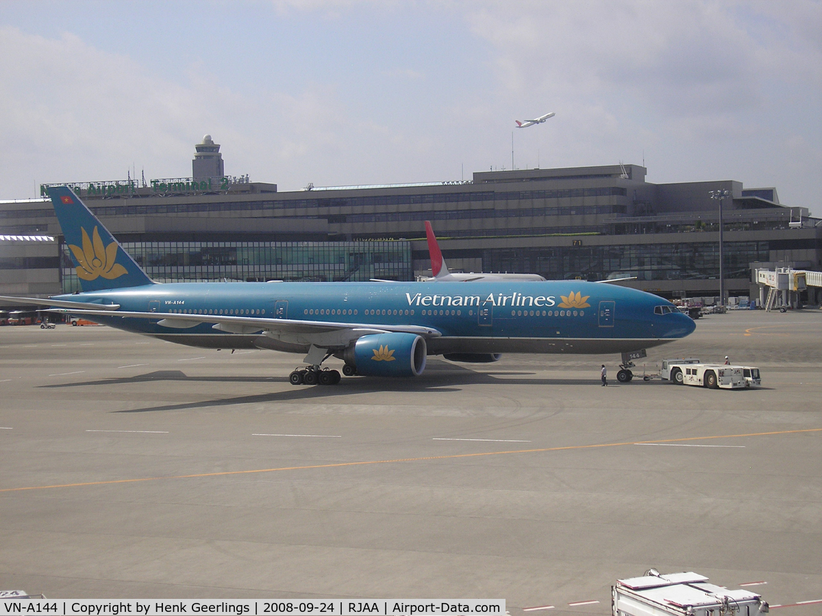 VN-A144, Boeing 777-2K6/ER C/N 33503, Vietnam Airlines , Narita