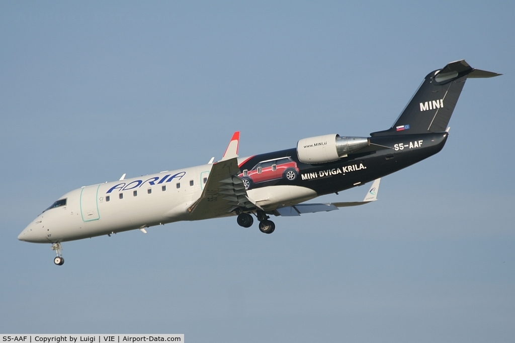 S5-AAF, 1998 Canadair CRJ-200LR (CL-600-2B19) C/N 7272, Adria