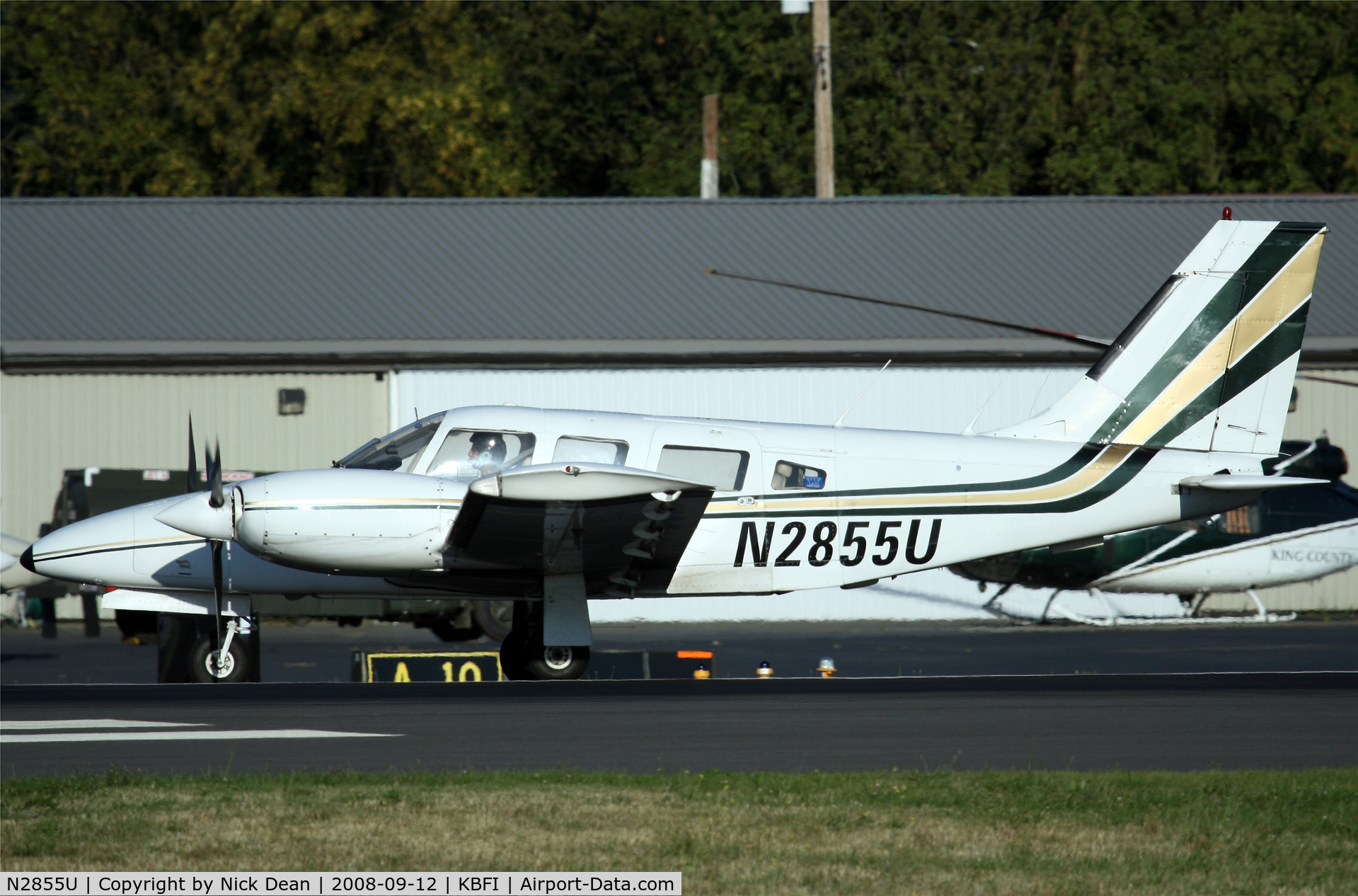 N2855U, 1979 Piper PA-34-200T Seneca II C/N 34-7970294, KBFI
