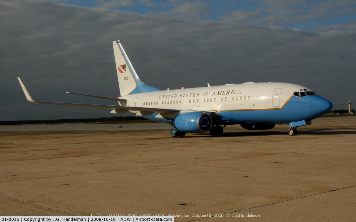 01-0015, 2001 Boeing C-40B (737-7FD BBJ) C/N 32916, C-40B at NAF Washington