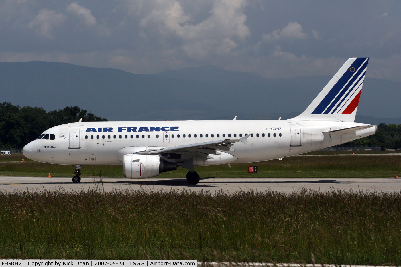 F-GRHZ, 2001 Airbus A319-111 C/N 1622, /