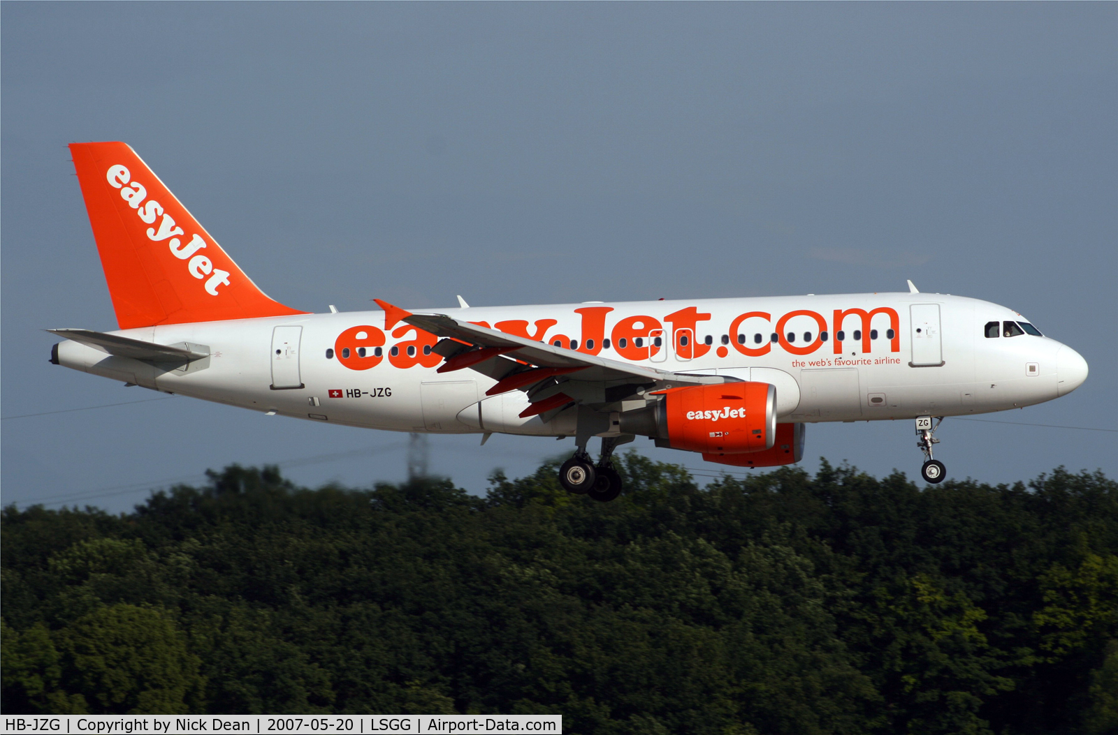 HB-JZG, 2004 Airbus A319-111 C/N 2196, LSGG