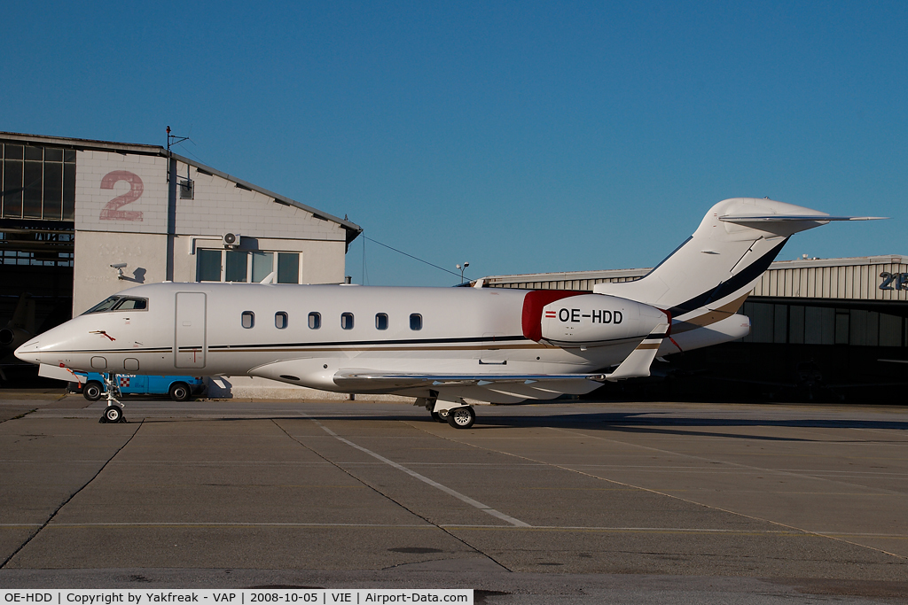 OE-HDD, 2004 Bombardier Challenger 300 (BD-100-1A10) C/N 20065, Bombardier 300