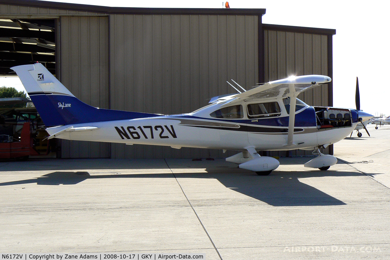 N6172V, 2004 Cessna 182T Skylane C/N 18281385, At Arlington Municipal