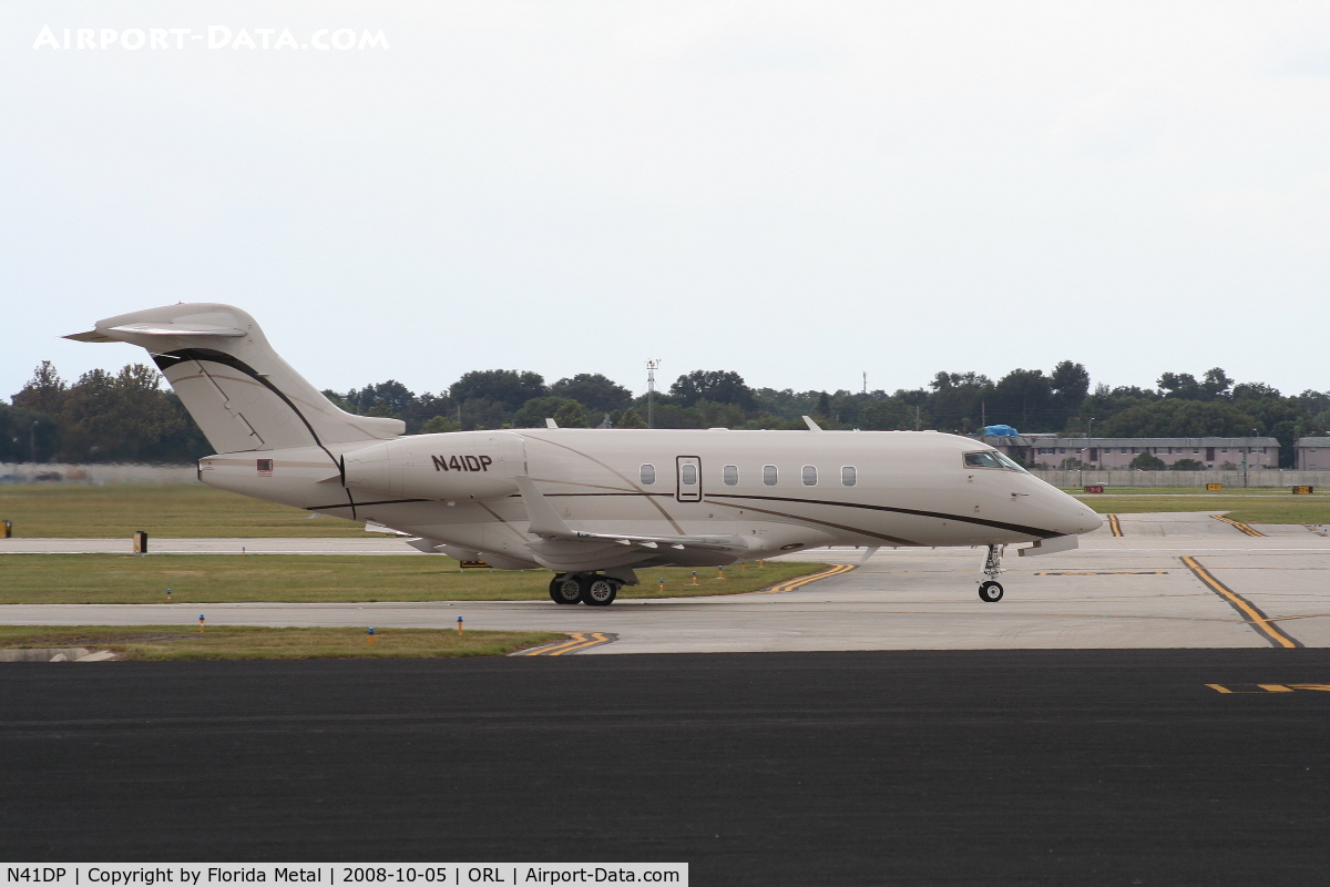N41DP, 2004 Bombardier Challenger 300 (BD-100-1A10) C/N 20010, Bombardier Challenger 300