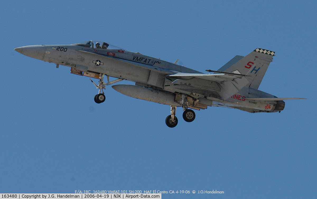 163480, 1988 McDonnell Douglas F/A-18C Hornet C/N 0710/C040, F/A-18B 163480 over El Centro