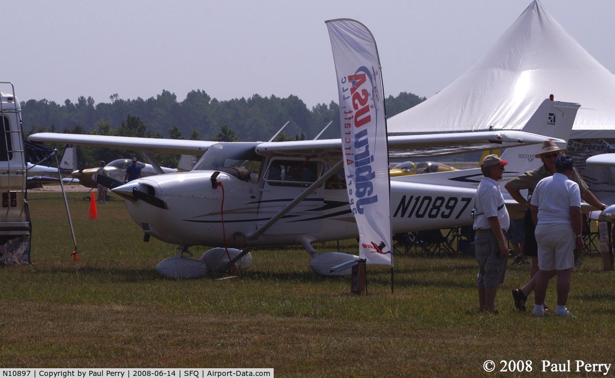 N10897, 2007 Cessna 172S C/N 172S10606, Another 172 on display at the Festival