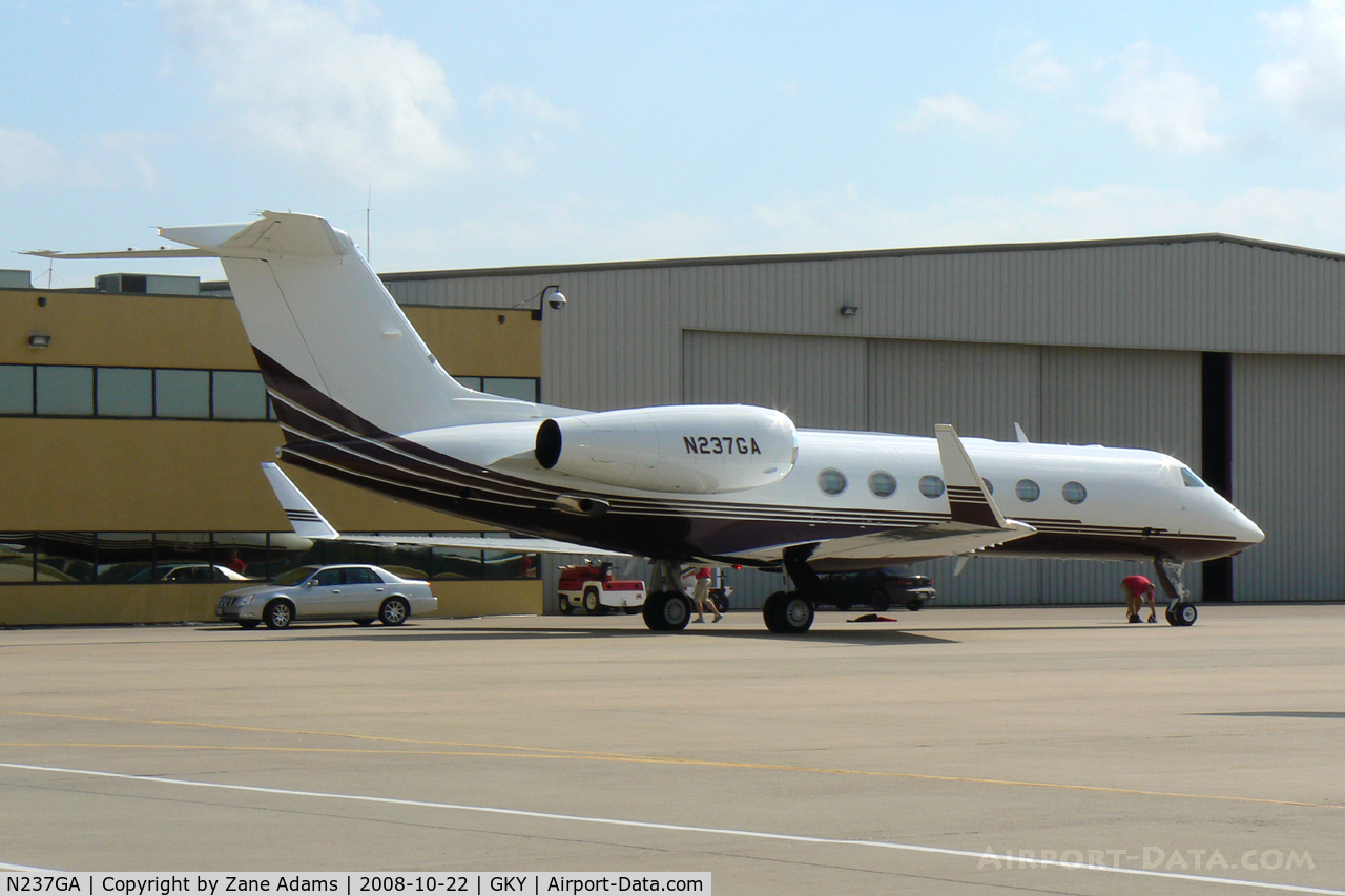 N237GA, 2006 Gulfstream Aerospace GIV-X (G450) C/N 4055, At Arlington Municipal