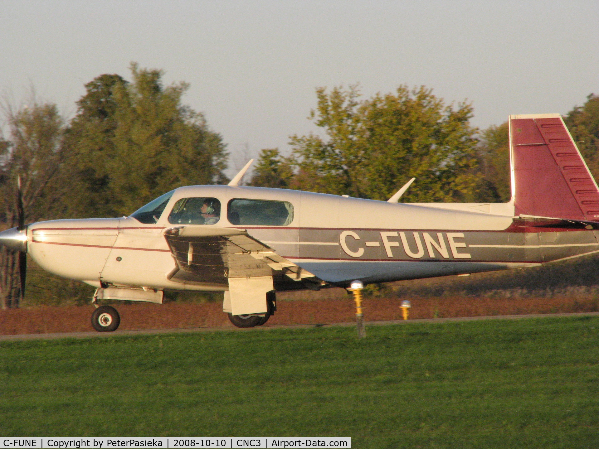 C-FUNE, 1986 Mooney M20K C/N 25-1047, @ Brampton Airport