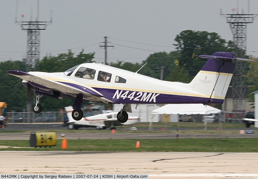N442MK, Piper PA-44-180 Seminole C/N 44-7995301, EAA AirVenture 2007