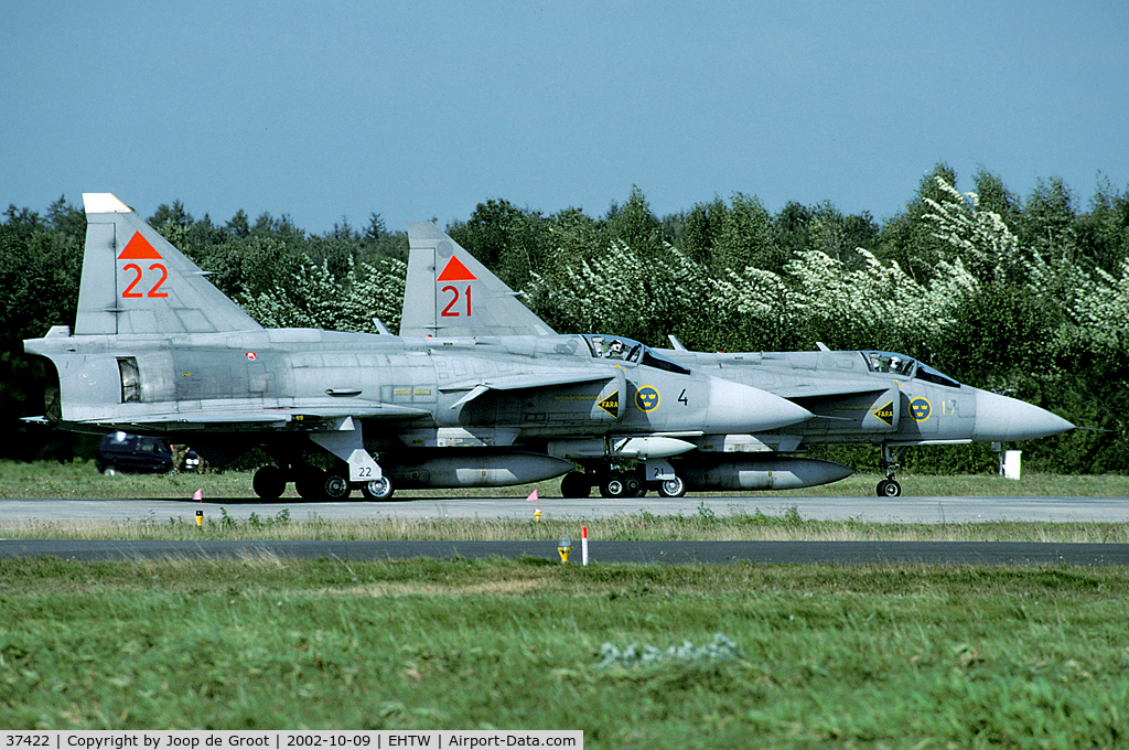 37422, Saab JA 37D Viggen C/N 37422, During the Exercise Frisian Flag a couple of Viggens were operating out of Twenthe AB. The Viggen was wfu a year later.