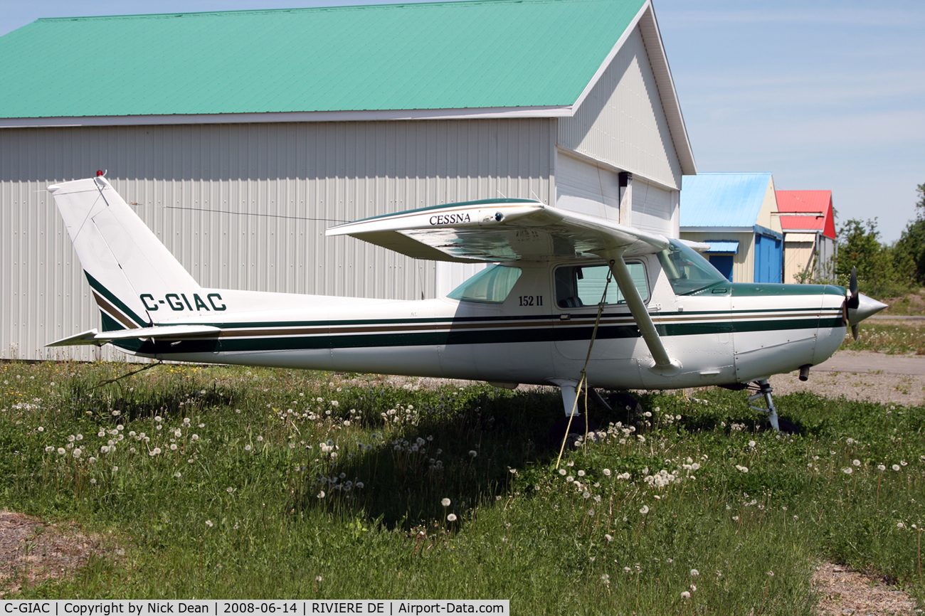 C-GIAC, Cessna 152 C/N 15282153, /