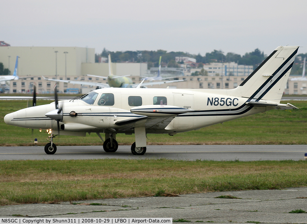 N85GC, 1980 Piper PA-31T C/N 31T-8120009, Rolling for departure...
