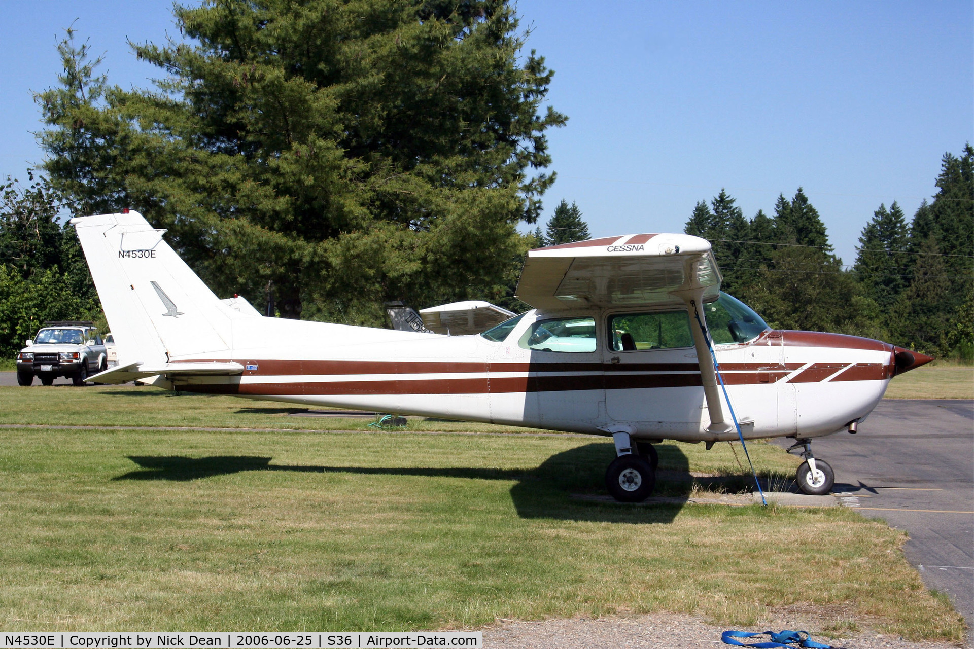 N4530E, 1978 Cessna 172N C/N 17271621, /