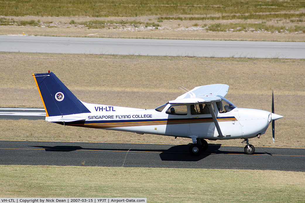 VH-LTL, 2002 Cessna 172R C/N 17281140, .